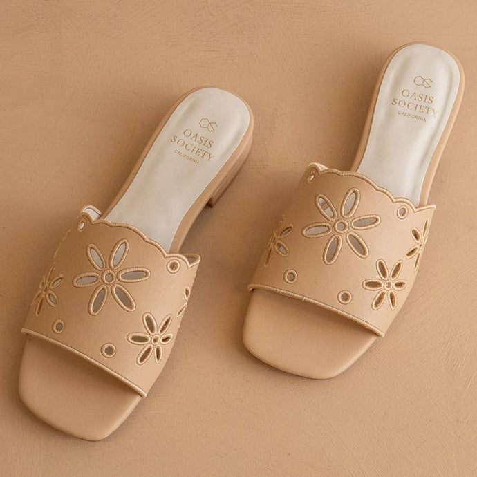 MANILA FLOWER CUTOUT SLIDE SANDAL