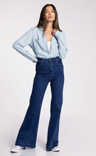 GINGER CHAMBRAY POCKET BUTTON DOWN