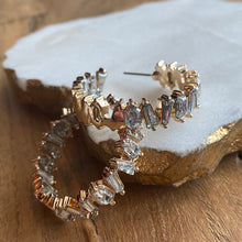 PEEKABOO BAGUETTE HOOP EARRINGS - CLEAR